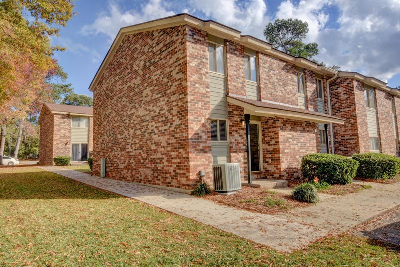 801 Andrea Ln, Hanahan, SC 29410