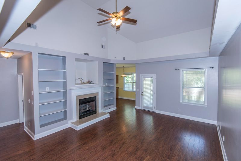 228 E Edgefield Dr, Summerville, SC 29483