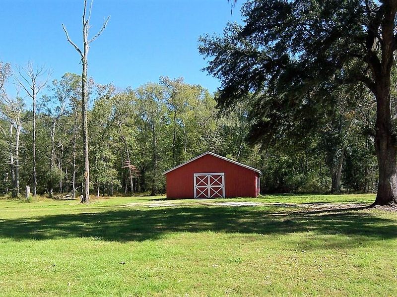 113 Nesmith Ln, Ridgeville, SC 29472