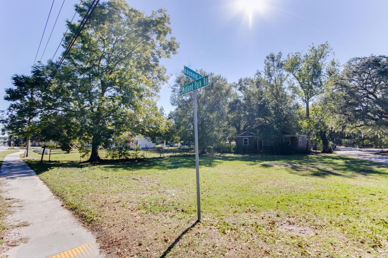 6888 Raymond Ave, North Charleston, SC 29406