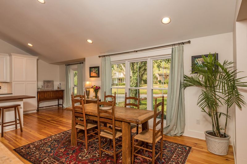 640 Pelzer Dr, Mount Pleasant, SC 29464