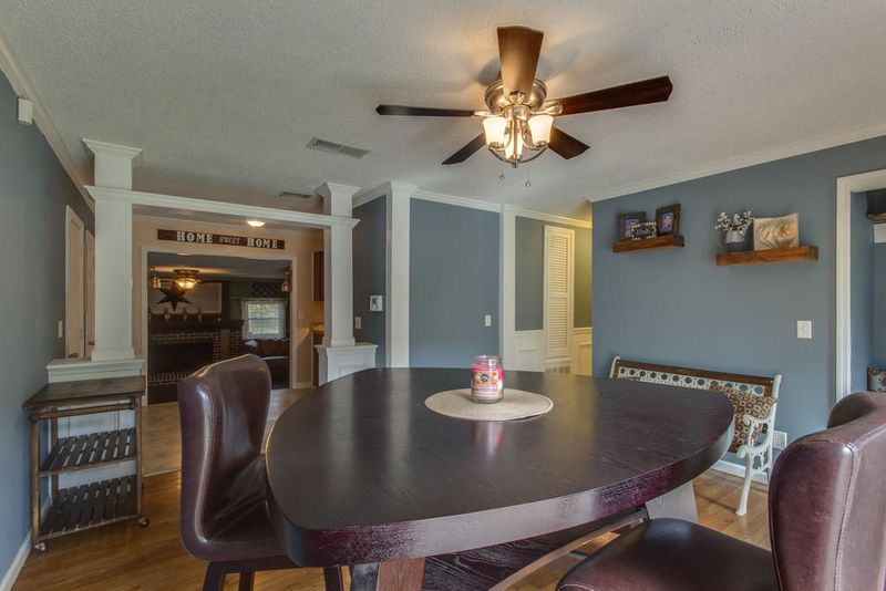 304 Holly Ave, Goose Creek, SC 29445