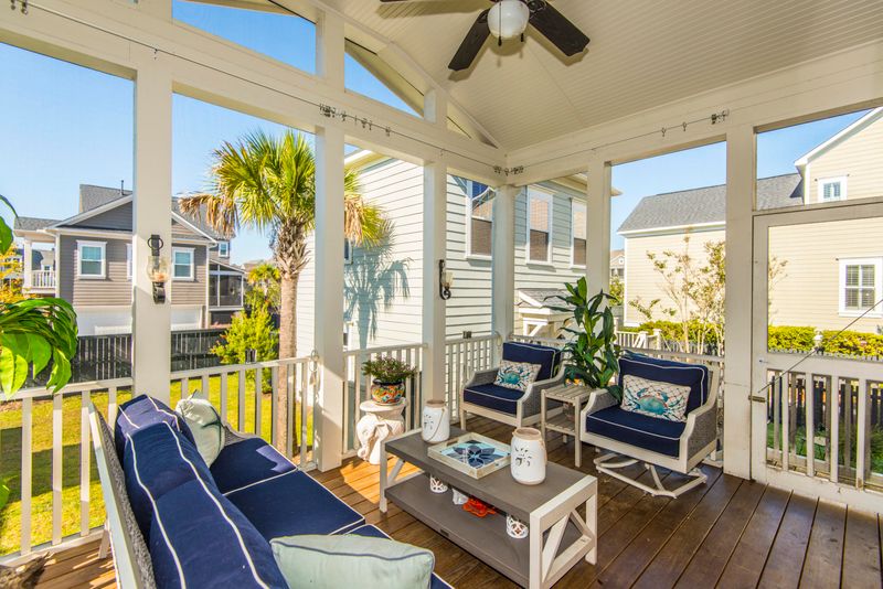 1678 Pierce St, Daniel Island, SC 29492