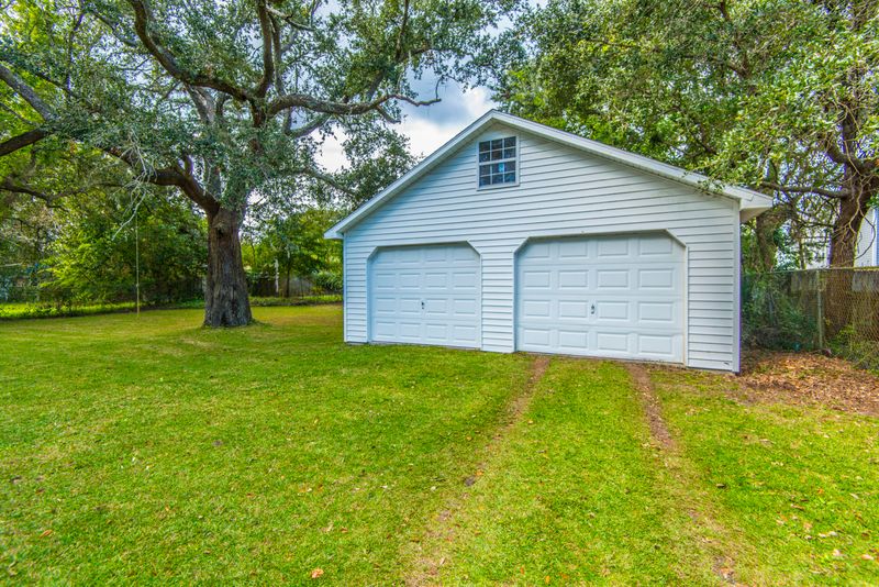 2188 Gulf Dr, Mount Pleasant, SC 29466