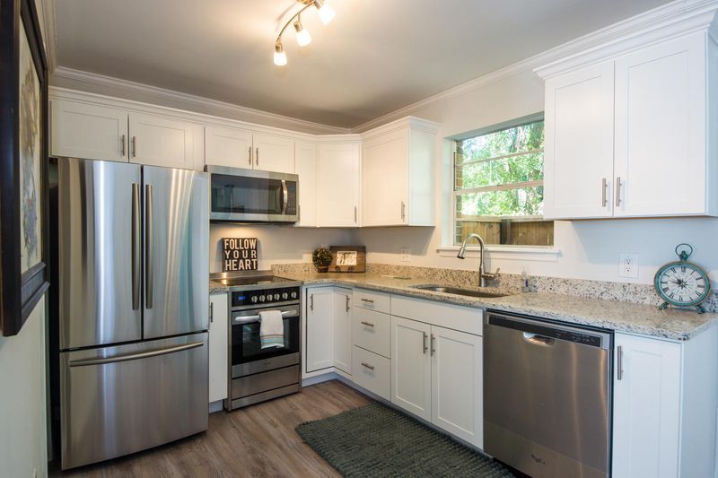 415 Parkdale Dr #16-F, Charleston, SC 29414