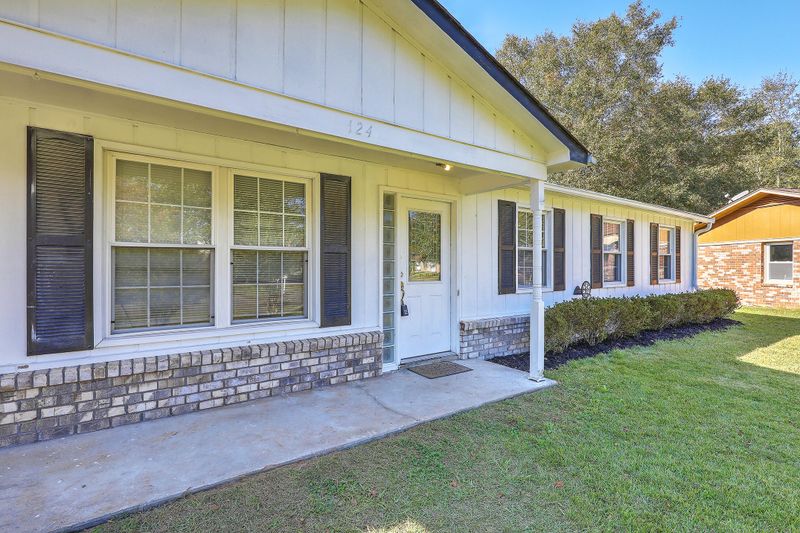 124 Lionel Ln, Summerville, SC 29483