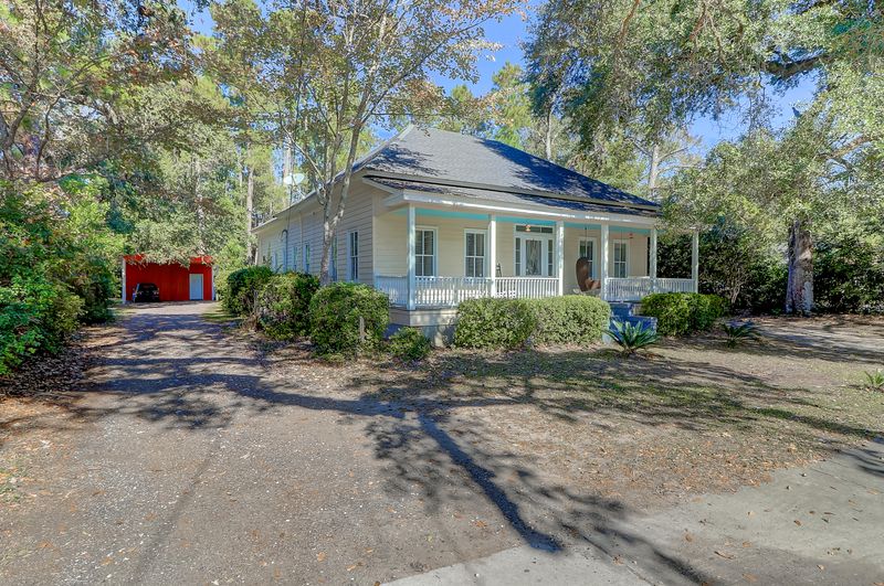 292 S Main St, Ridgeville, SC 29472