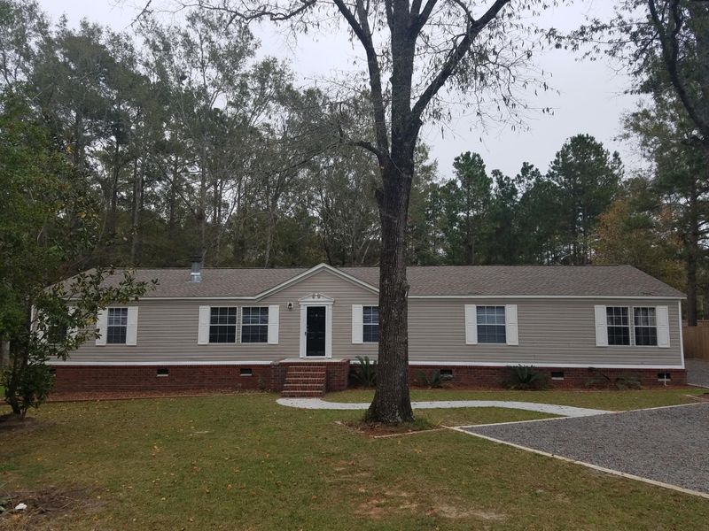100 Swanson Dr, Summerville, SC 29483