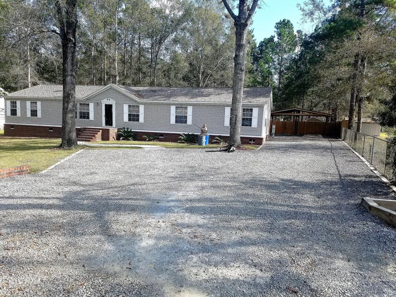 100 Swanson Dr, Summerville, SC 29483
