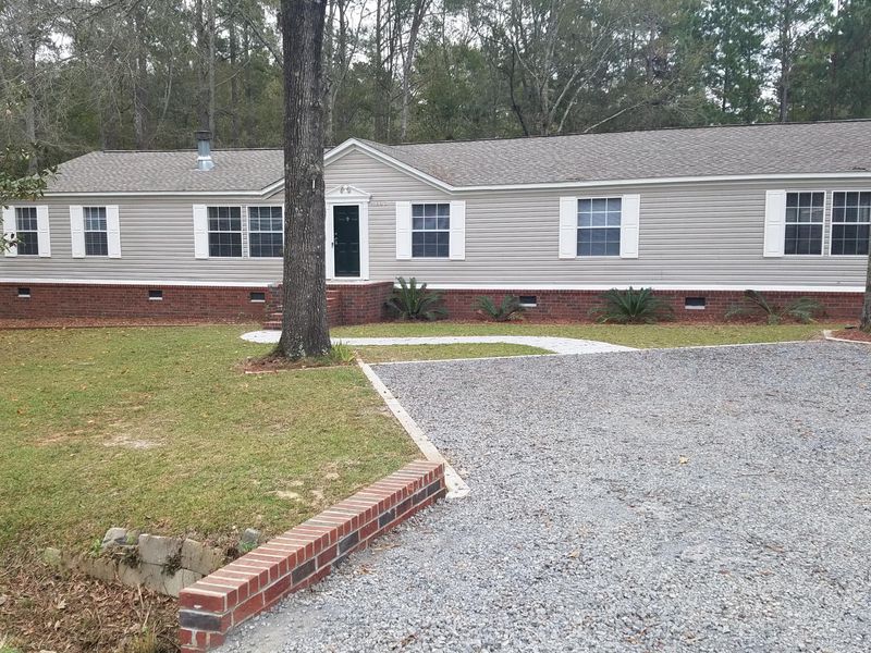 100 Swanson Dr, Summerville, SC 29483