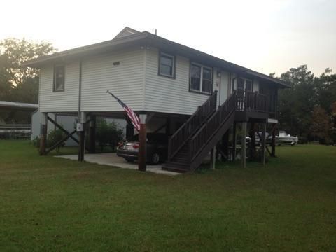 407 Lake Moultrie Dr, Bonneau, SC 29431