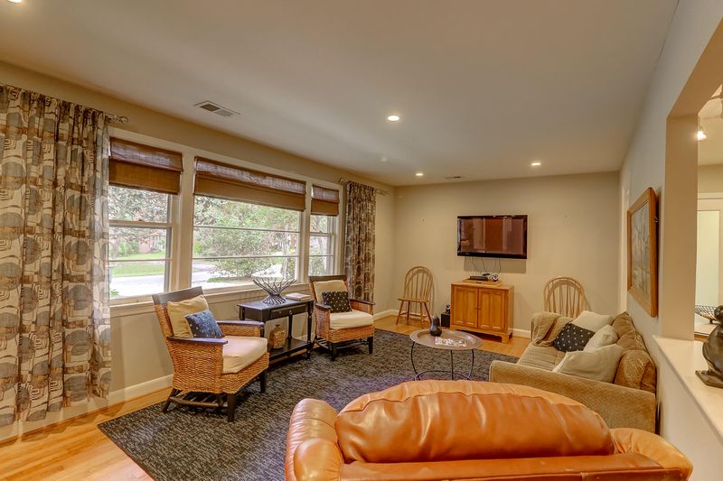 1626 Canty Ln, Charleston, SC 29407