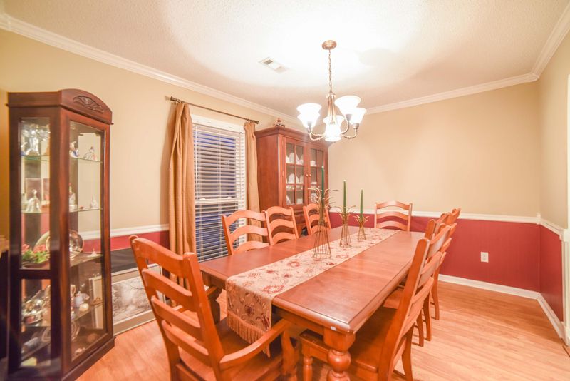 8215 N Ridgebrook Dr, North Charleston, SC 29420