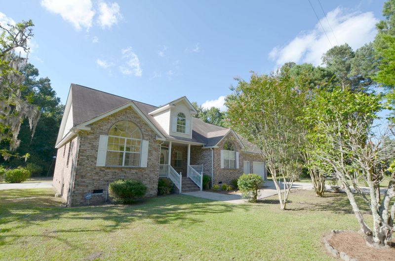 10204 Old Georgetown Rd, Mcclellanville, SC 29458