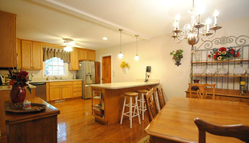 1145 Walleye Rd, Bonneau, SC 29431