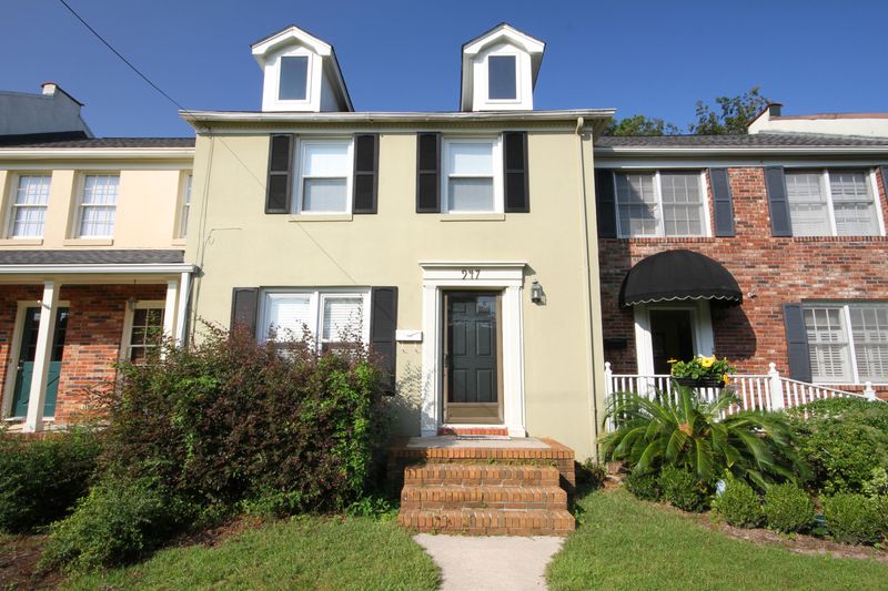 947 Cottingham Dr, Mount Pleasant, SC 29464