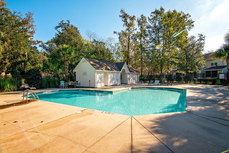 7912 Shadow Oak Dr, North Charleston, SC 29406
