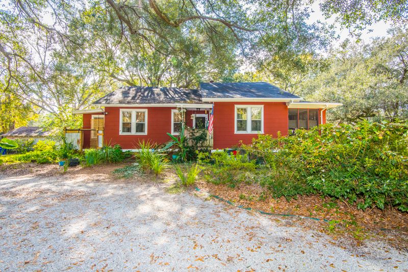1548 Folly Rd, Charleston, SC 29412
