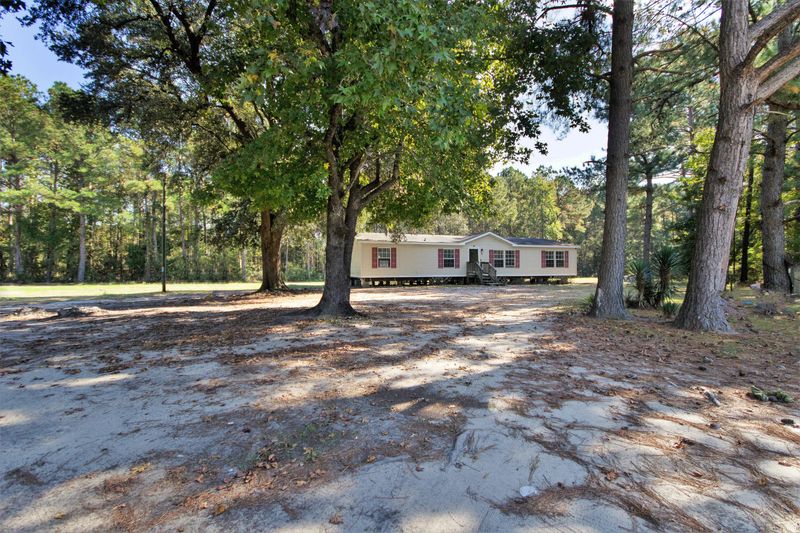 1741 Bellfield Rd, Mcclellanville, SC 29458