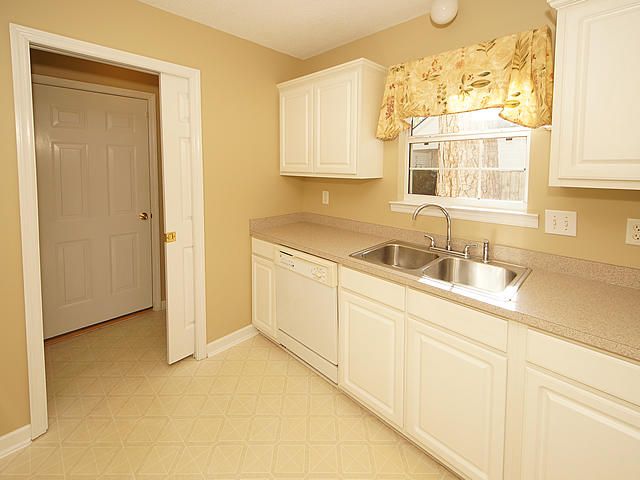 679 Ponderosa Dr, Charleston, SC 29414