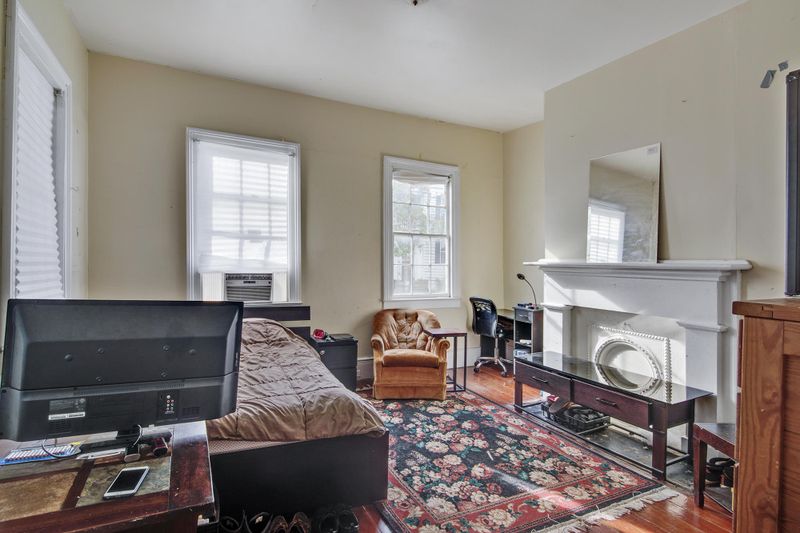 194 Saint Philip St, Charleston, SC 29403