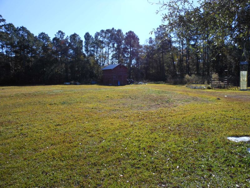 122 Woody Ln, Bonneau, SC 29431