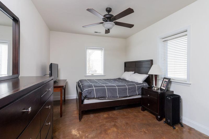 24 Strawberry Ln #C, Charleston, SC 29403