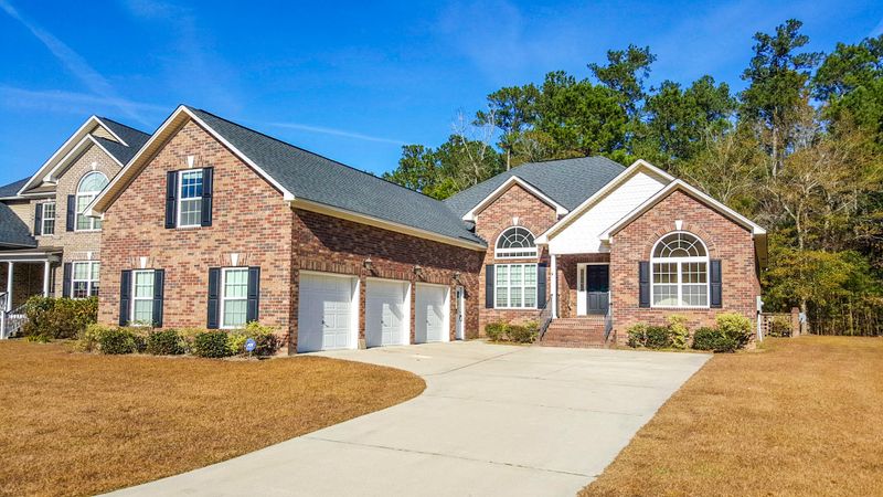 8771 Alexandria Dr, North Charleston, SC 29420