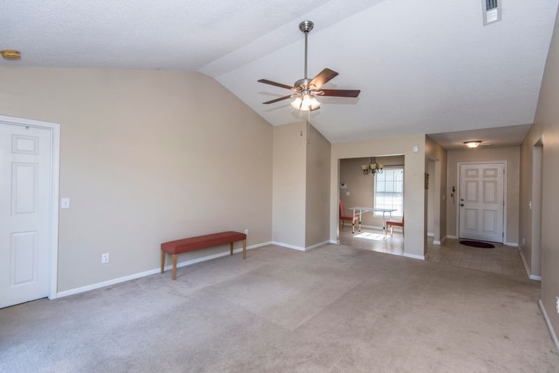 5014 Thornton Dr, Summerville, SC 29485