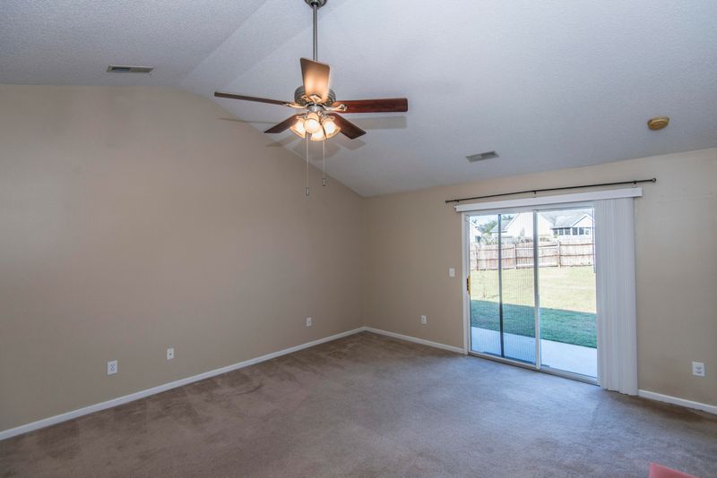 5014 Thornton Dr, Summerville, SC 29485