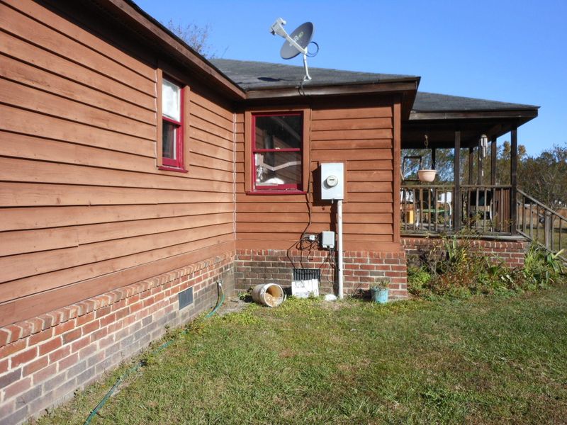 125 Woody Ln, Bonneau, SC 29431