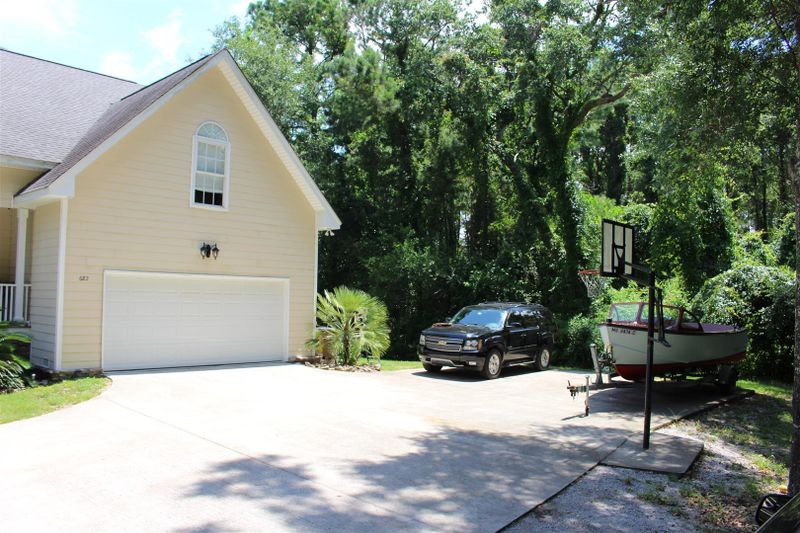 682 Clearview Dr, Charleston, SC 29412