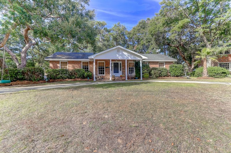 829 Jeb Stuart, Charleston, SC 29412