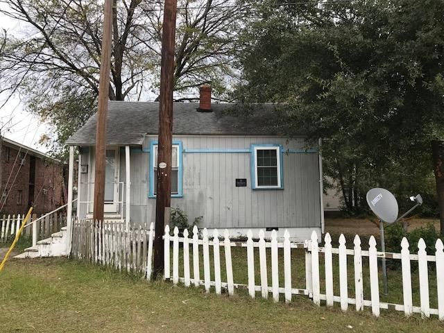 1906 Success St, North Charleston, SC 29405