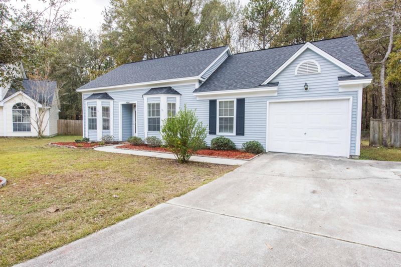 105 Candover Ct, Summerville, SC 29485