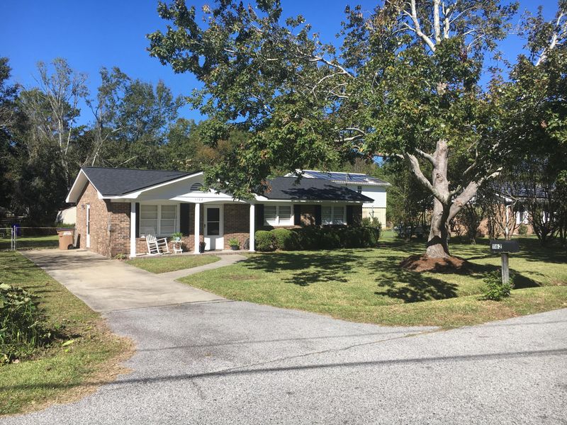 1162 Oxbow Dr, Charleston, SC 29412