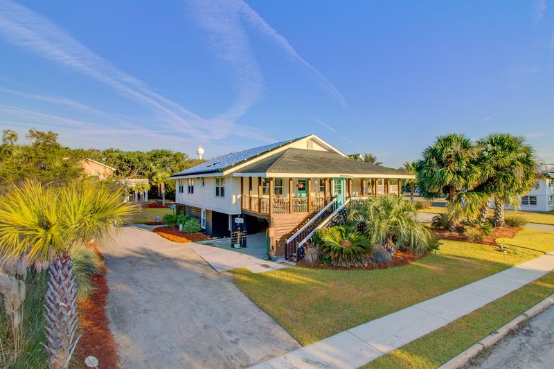 2505 Palmetto Blvd, Edisto Island, SC 29438
