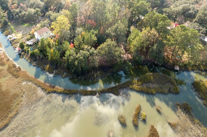 7277 Commodore Rd, Hollywood, SC 29449