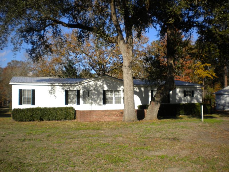110 Gallashaw Rd, Summerville, SC 29483
