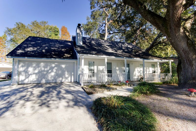 5884 Ryans Bluff Rd, North Charleston, SC 29418