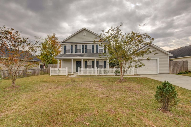 320 Savannah River Dr, Summerville, SC 29485