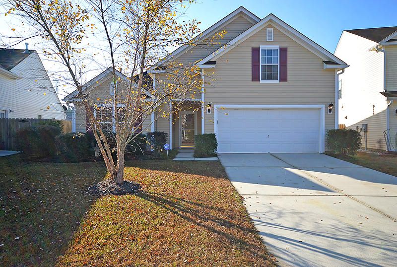 210 Goldfinch Ln, Summerville, SC 29485