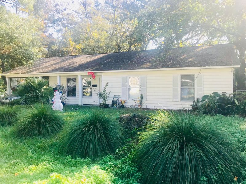 303 Live Oak Ave, Charleston, SC 29407