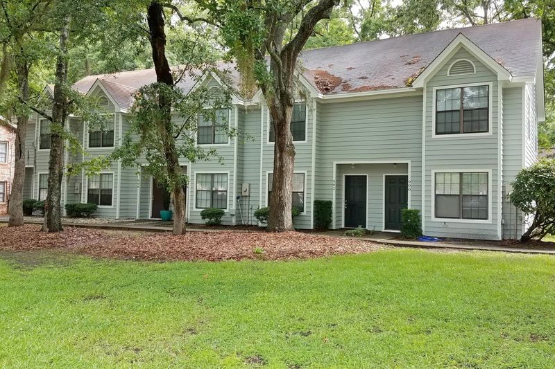 902 Sea Gull Dr, Mount Pleasant, SC 29464