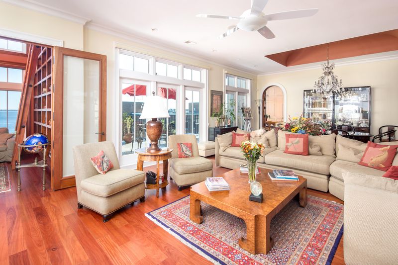 175 Concord St #401, Charleston, SC 29401