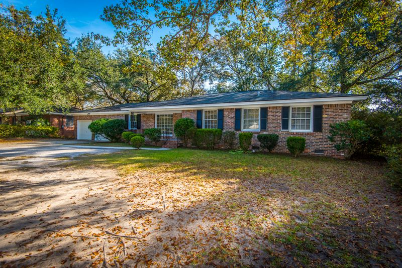 1325 Orange Grove Rd, Charleston, SC 29407