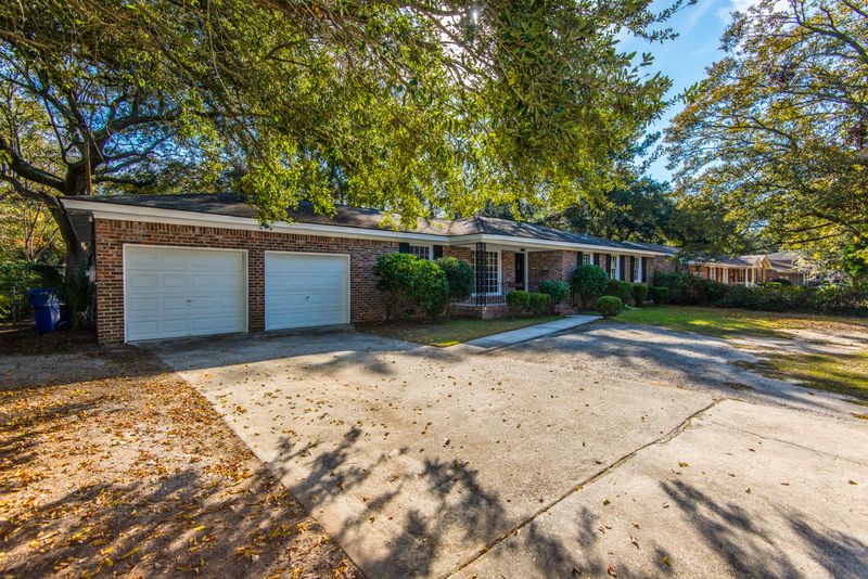 1325 Orange Grove Rd, Charleston, SC 29407