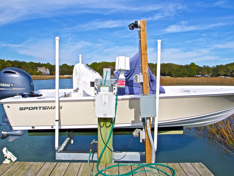 1659 Back Creek Rd, Charleston, SC 29412