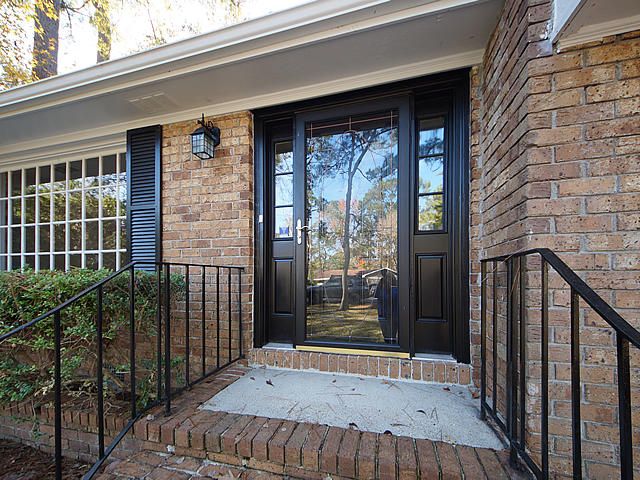 122 Azalea Dr, Summerville, SC 29485