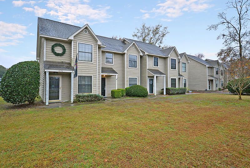 1692 Hunters Run Dr, Mount Pleasant, SC 29464